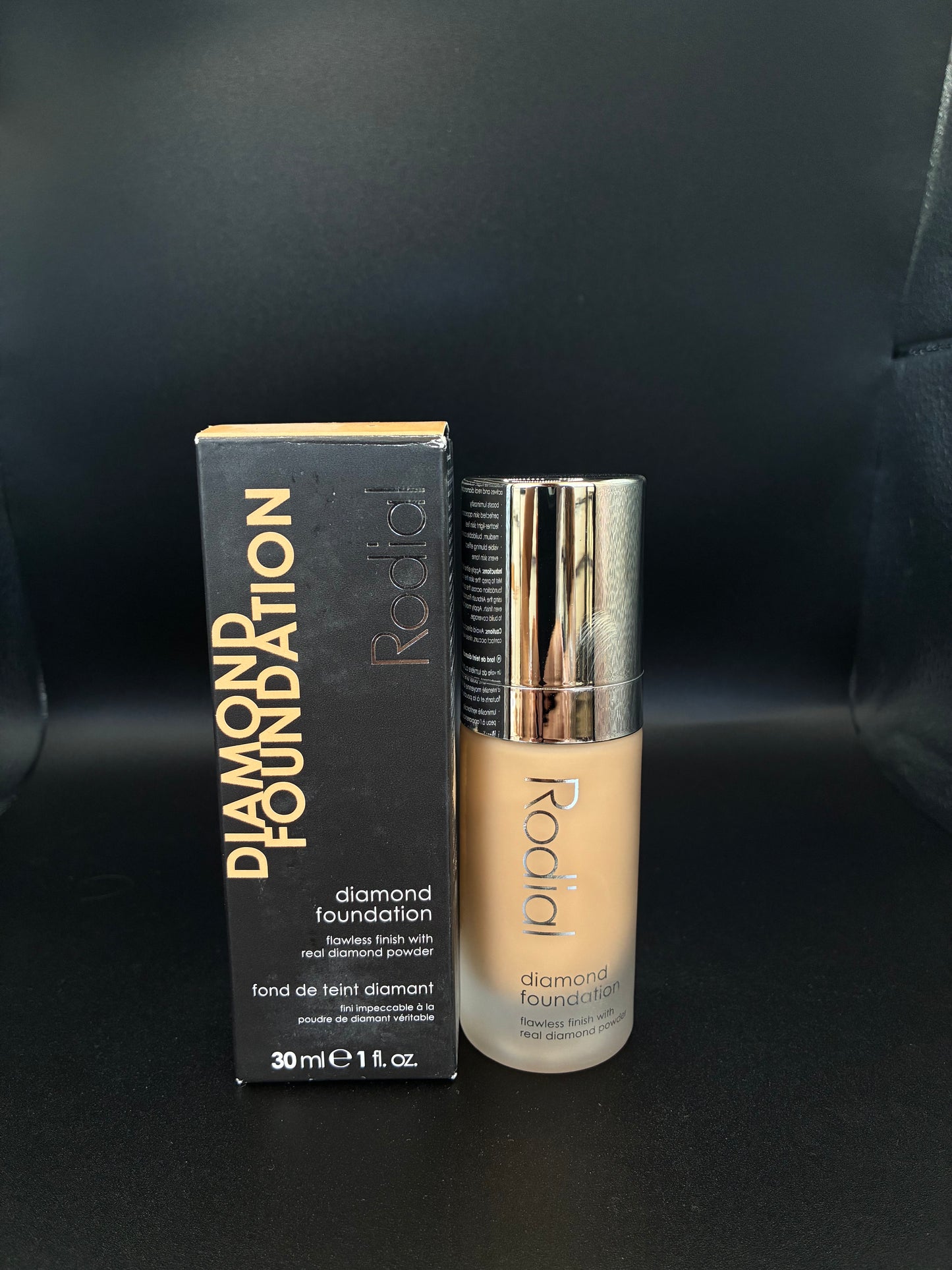 Rodial Diamond Foundation 30 ml Tonalità 20